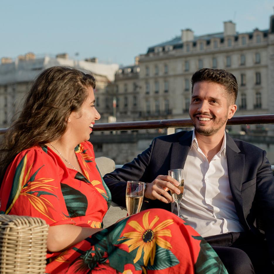 partage-de-champagne-sur-le-pont