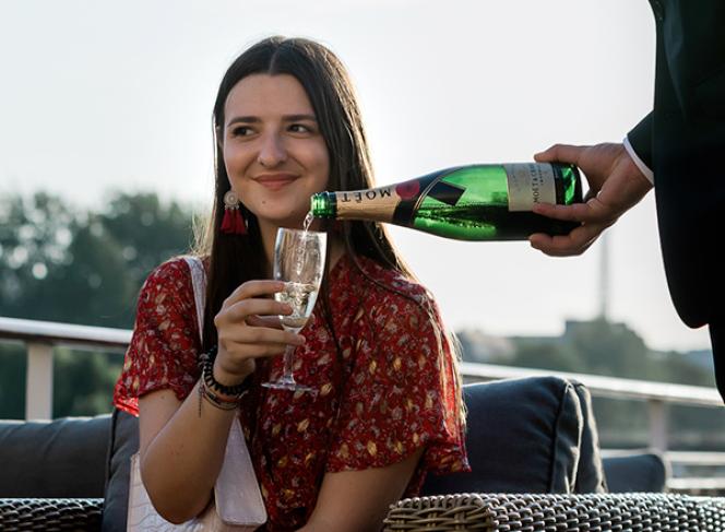 coupe-de-champagne-sur-le-pont