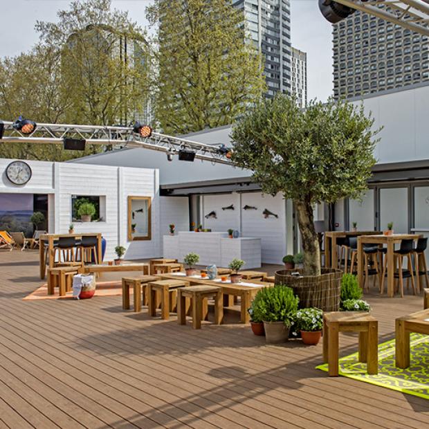 garden-party-tabouret-en-bois