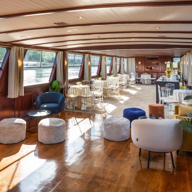 Acajou-salon-intérieur